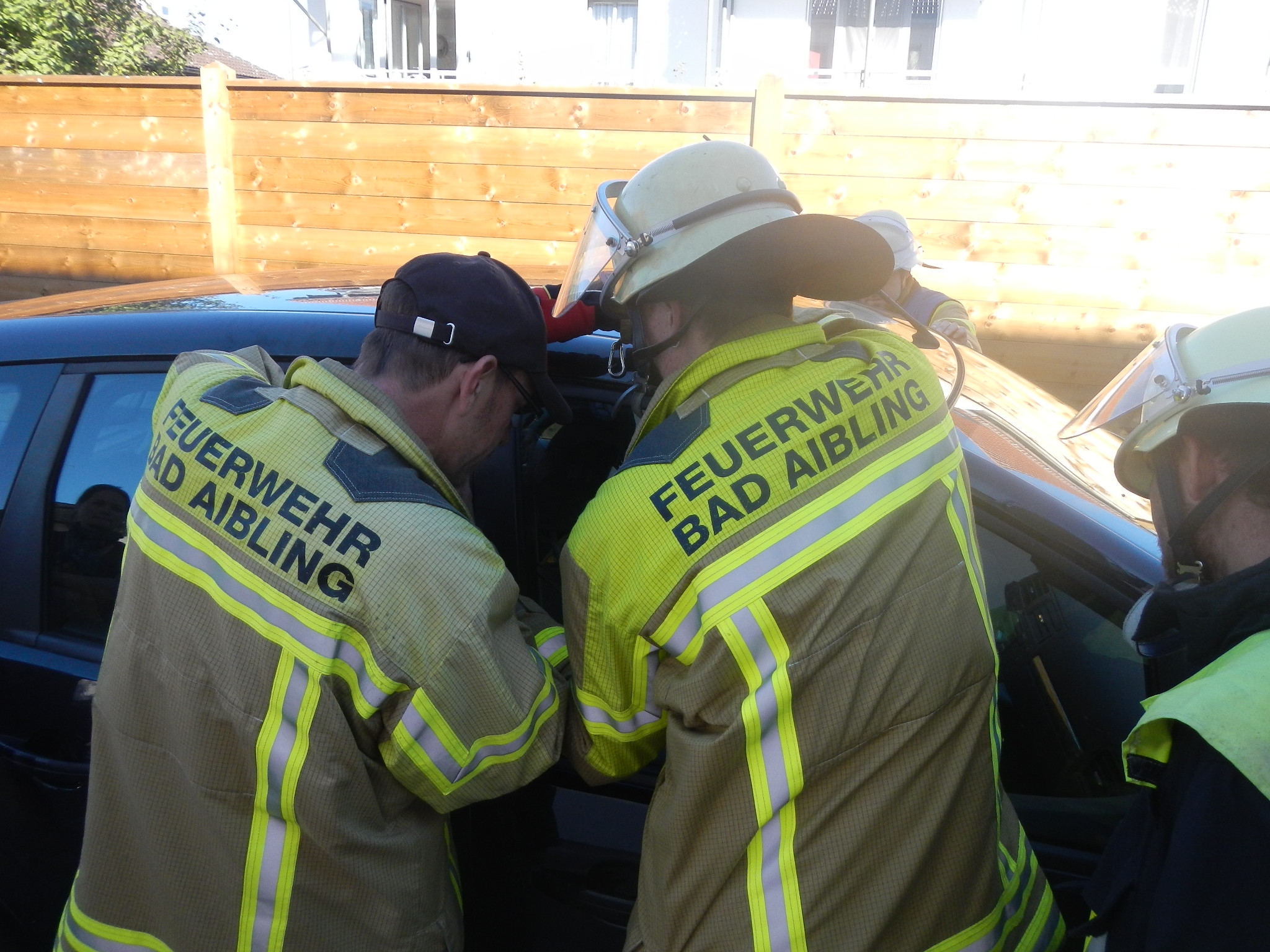 1005 Kind aus Auto befreit