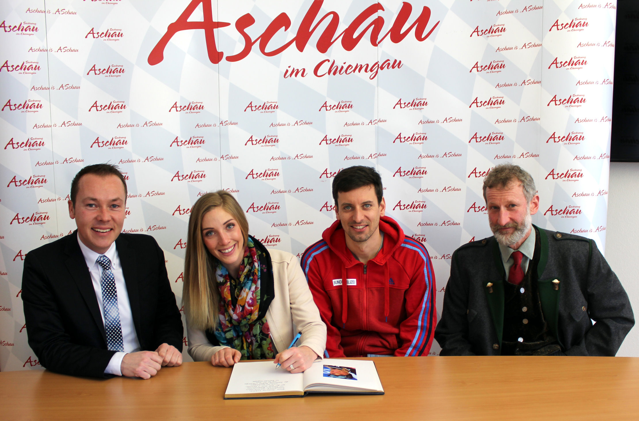 Laboeck und Kircheisen Eintrag ins Goldene Buch Aschau i.Chiemgau