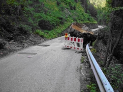 0806 Kiefersfelden Felsbrocken
